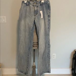 John Galt straight leg, low rise, light wash jeans (M)